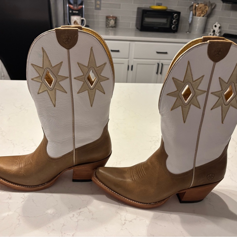 Ariat White and Tan Heeled Boots-Starlight